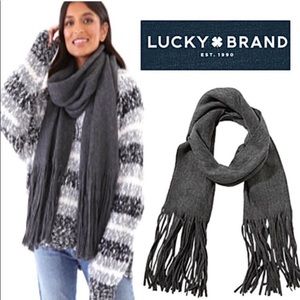 Lucky Brand charcoal gray scarf